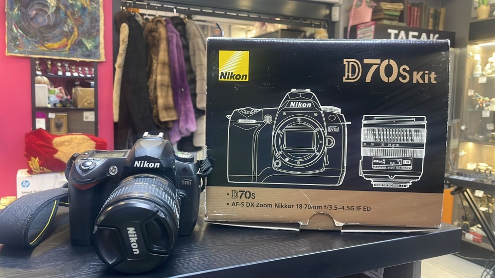 Фотоаппарат Nikon D70S