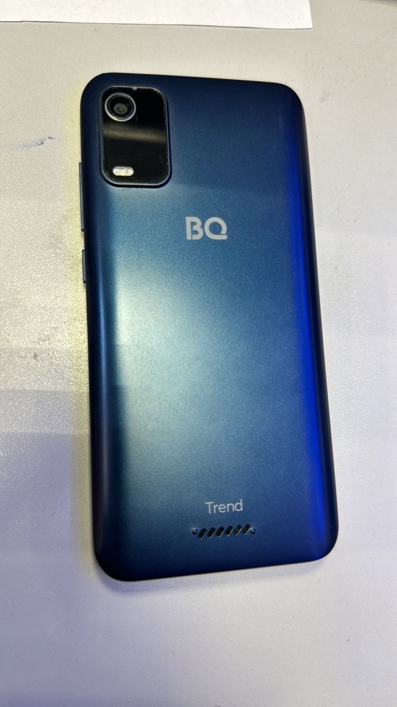 Мобильный телефон BQ 8Gb