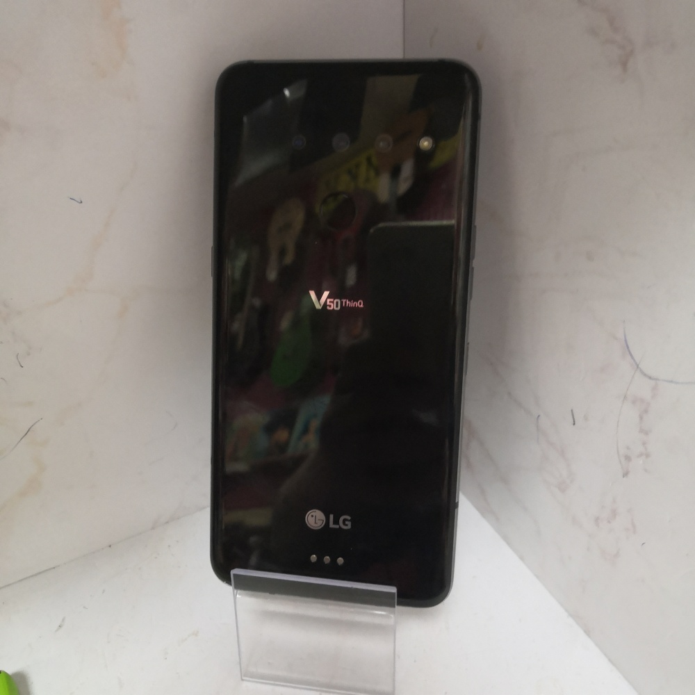 Мобильный телефон LG LM-V500N