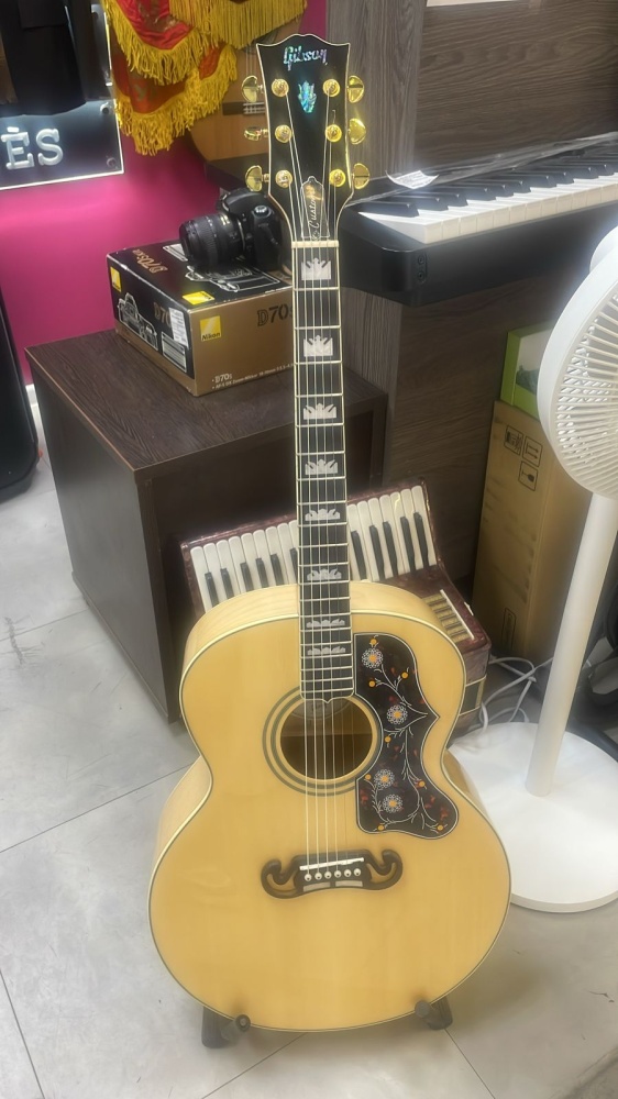 Гитара Gidson J-200